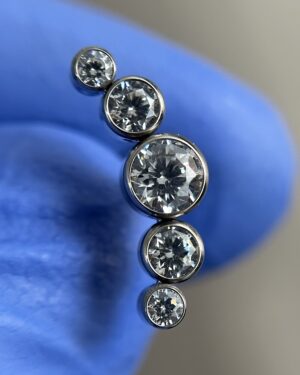 Joya Piercing Cluster / En Titanio Para Oreja