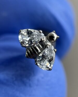 Joya Piercing Abeja / En Titanio Para Oreja