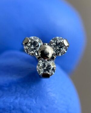 Joya Piercing Trinity Blanca / En Titanio Para Oreja, Nariz y Boca