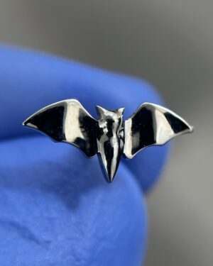 Joya Piercing Murciélago Liso / En Titanio Para Oreja