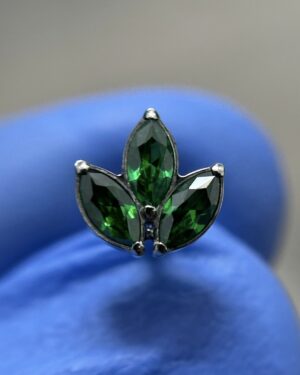 Joya Piercing Emperatriz / En Titanio Para Oreja