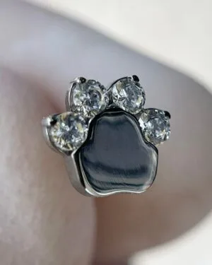 Joya huella para piercing en titanio Colombia