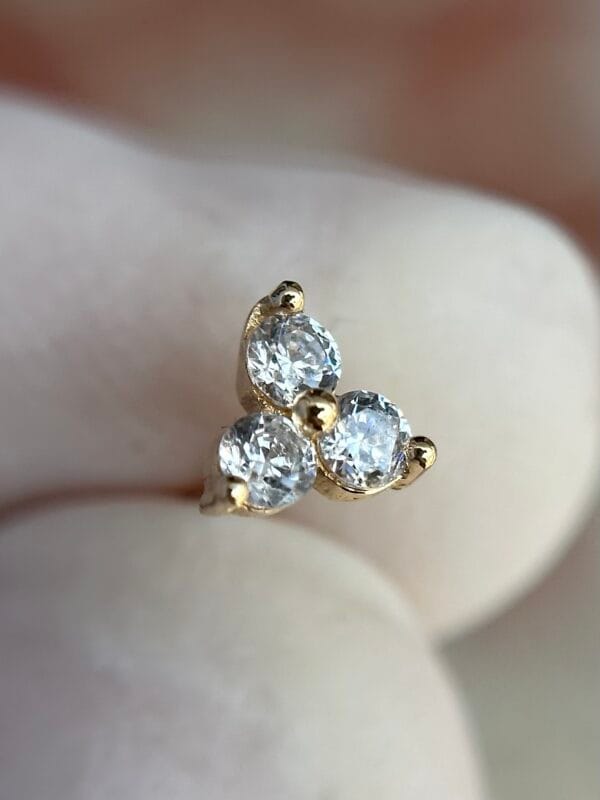 Joya Piercing Trinity Blanco