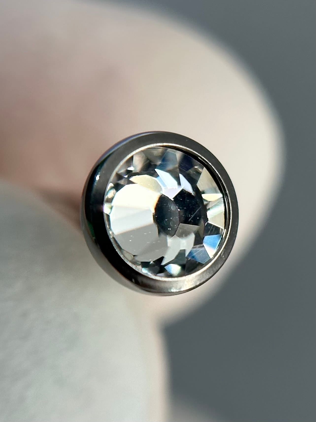 joya para piercing URD para oreja, nariz y boca en titanio