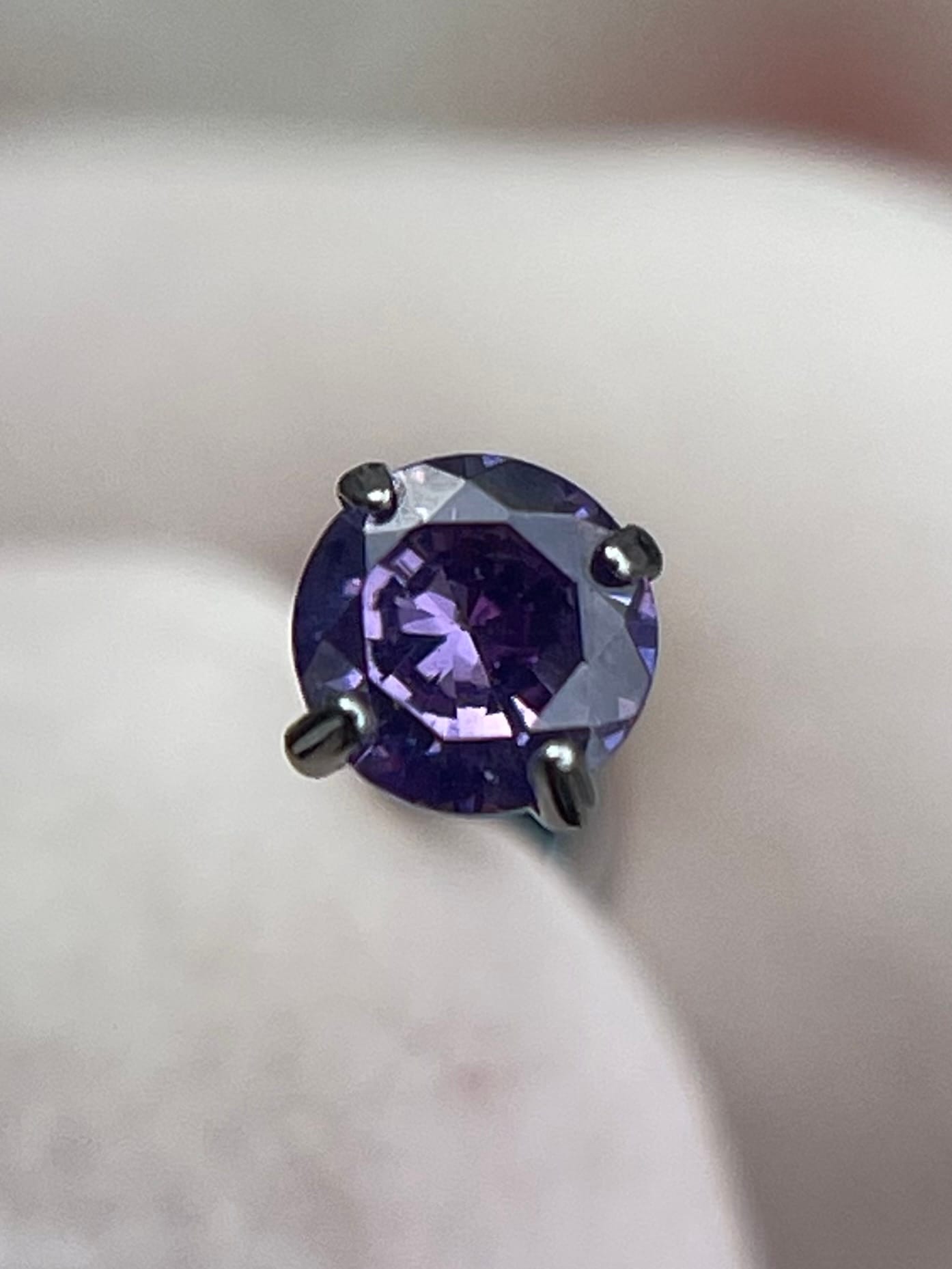 Joya para piercing Cele para oreja nariz boca en titanio