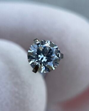 Joya piercing ELR para oreja en titanio