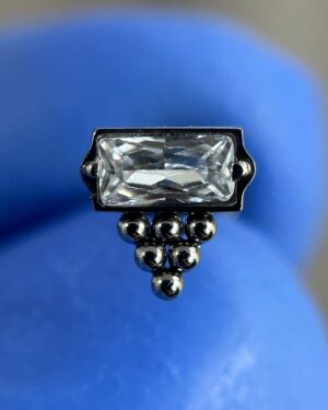 Joya Piercing GY En titanio Para Oreja