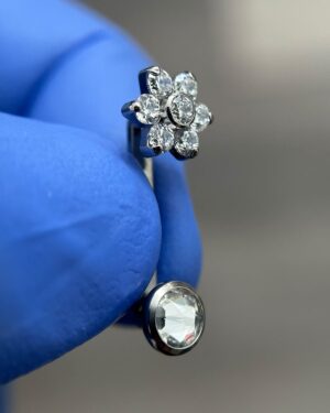 Joya Piercing Vi En Titanio Para Surface (Pecho y Cara) tienda online Colombia